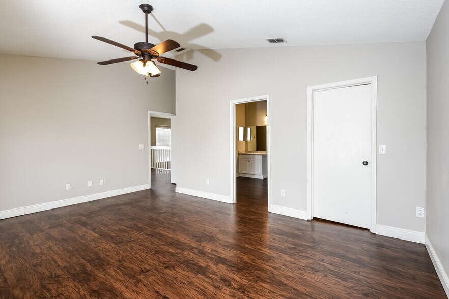 Building Photo - 1405 Timberbend Cir