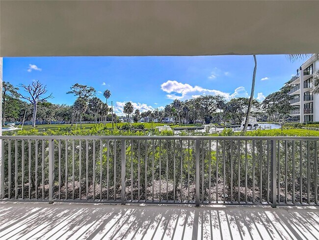 Building Photo - 1350 River Reach Dr