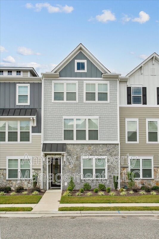 Building Photo - 121 Daybeacon St