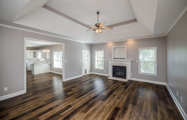 Building Photo - 4893 Somerset Dr