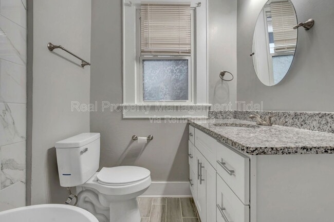 Building Photo - 4511 Newport Ave