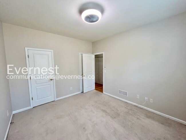 Building Photo - 6635 Cold Stream Dr