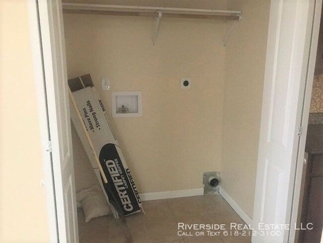 Building Photo - Coming Soon! 1 Bedroom Duplex Apartment fo...