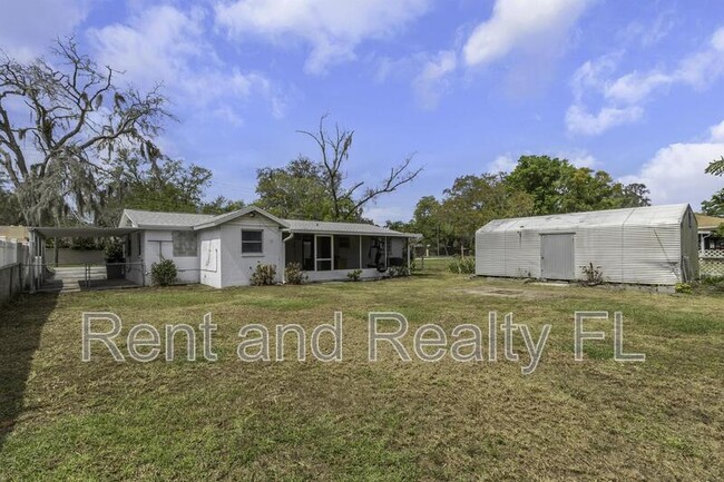 Building Photo - 1805 N Taylor Rd