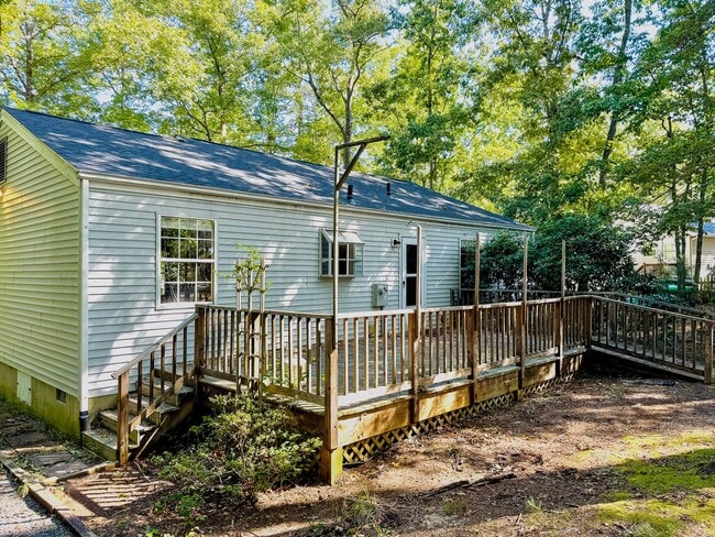 Building Photo - 3Bed/2Bath Lake Monticello Rental