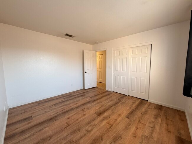 Building Photo - 6330 Mesquite Ave