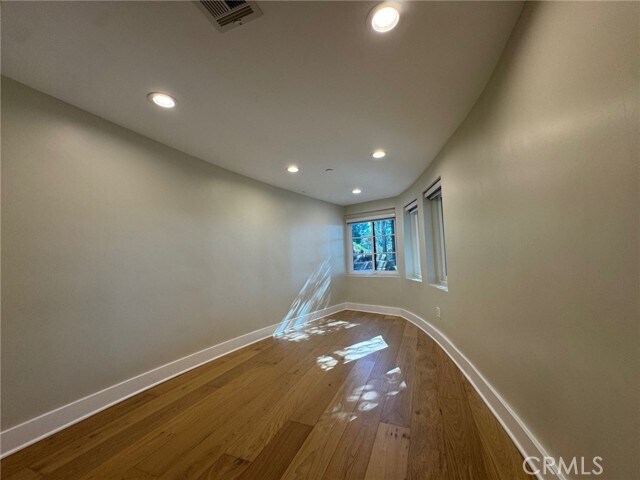 Building Photo - 204 Mockingbird Ln