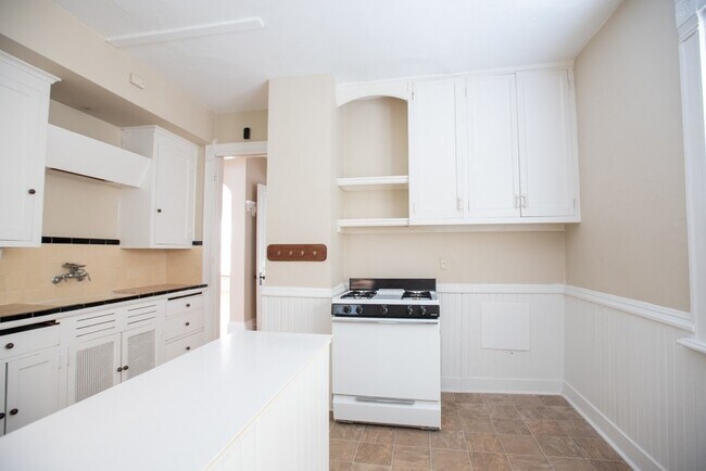 Building Photo - 2728 N Murray Ave