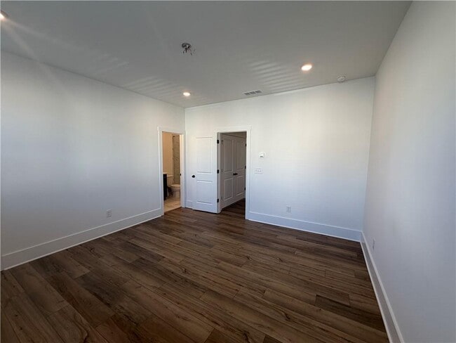 Building Photo - 1605 Aeslin Dr NW