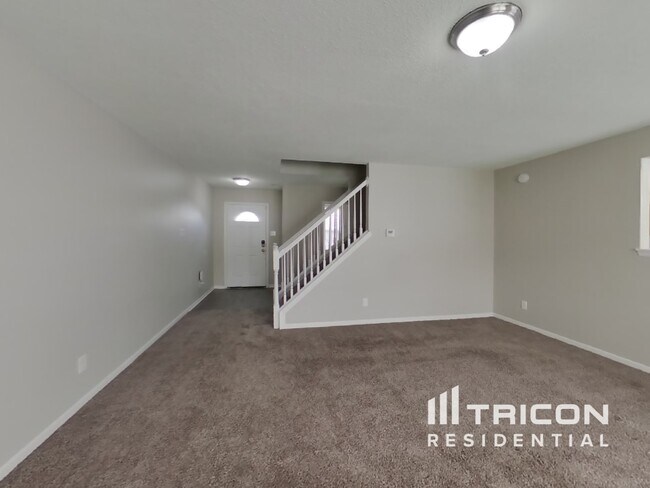 Building Photo - 6245 Monteo Dr