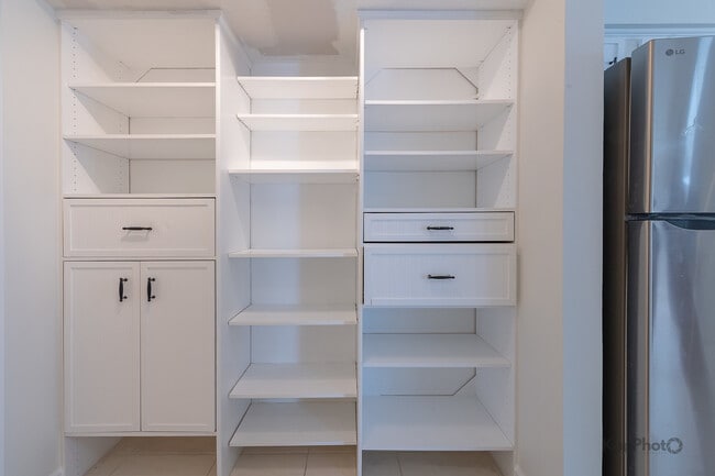 Building Photo - 102 N Waterford Dr