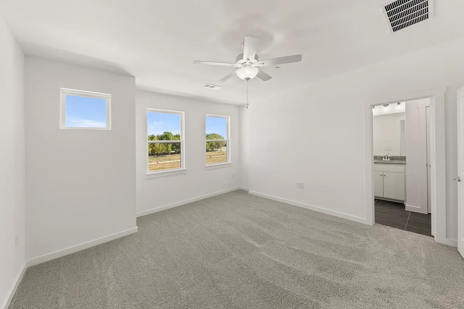 Building Photo - 1831 Azalea Dr
