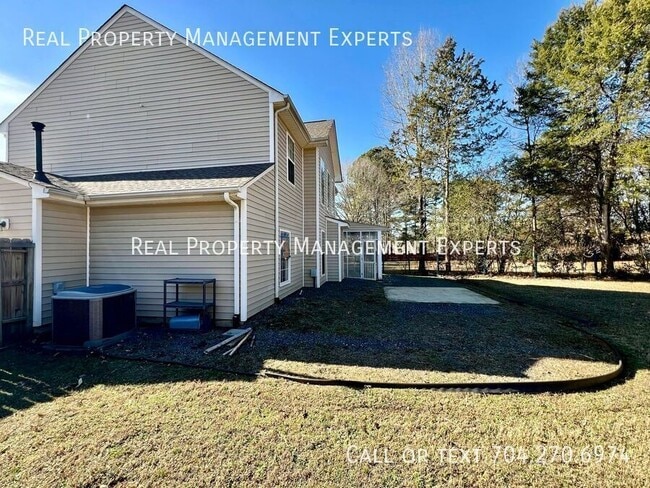 Building Photo - 9902 Redbud Tree Ct