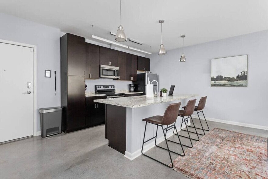 Building Photo - 421 E Market St