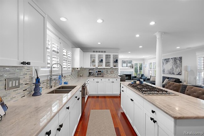 Building Photo - 691 Wallace St