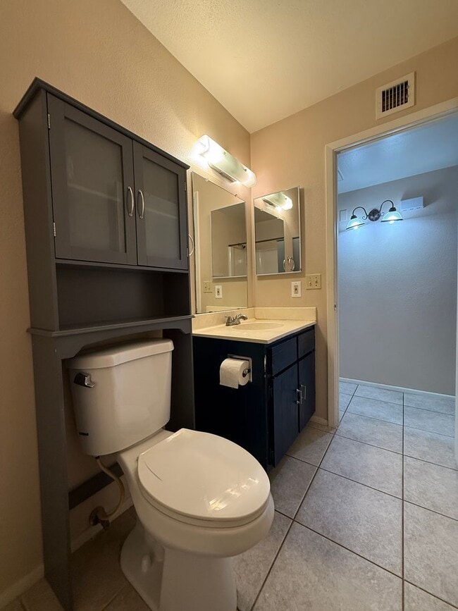 Building Photo - I-10 and Baseline, 3 bed, 2 bath, Patio home Fridge Included