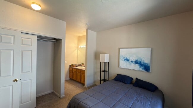 Building Photo - Great Condo in Fort Collins