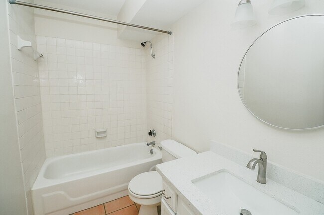 Building Photo - 18511 Egret Bay Blvd