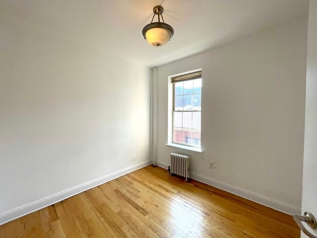 Building Photo - 2677 John F. Kennedy Blvd