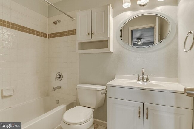 Building Photo - 3305 Wyndham Cir