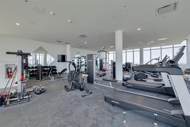 Building Photo - 777 3rd Ave N