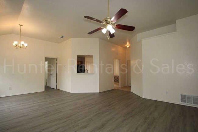 Building Photo - Perfect Four-Bedroom!