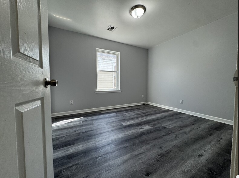 Building Photo - 458 Bergen Ave