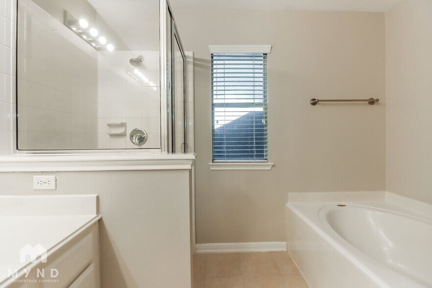Building Photo - 11107 Wortham Gate Dr