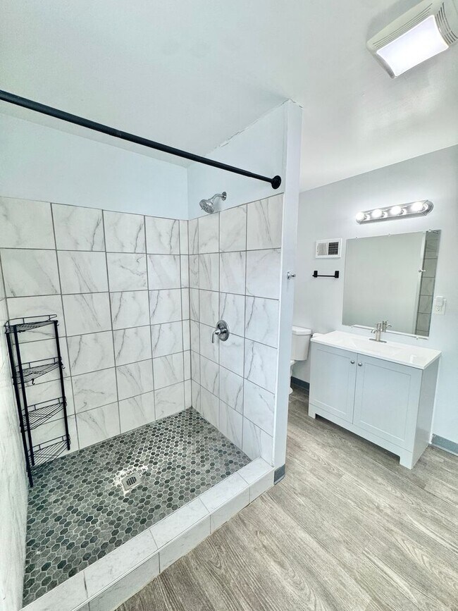 Building Photo - 1410 W Turner St