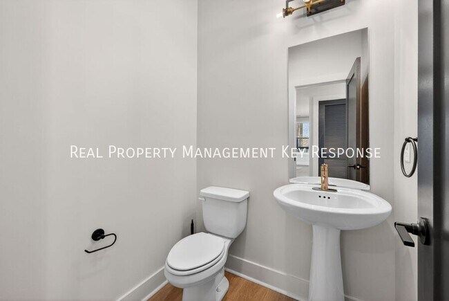 Building Photo - 2109 23rd Ave N