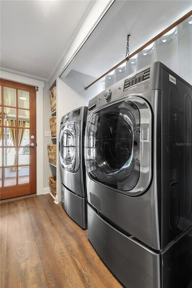 Building Photo - 227 W Fern St