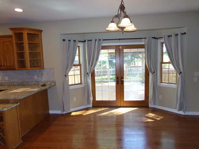 Building Photo - Beautiful 3 Bed 3.5 Bath Xenia Home!