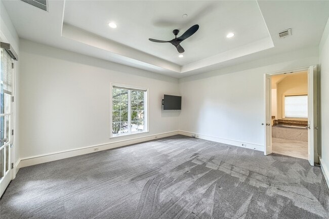Building Photo - 3548 Bryn Mawr Dr