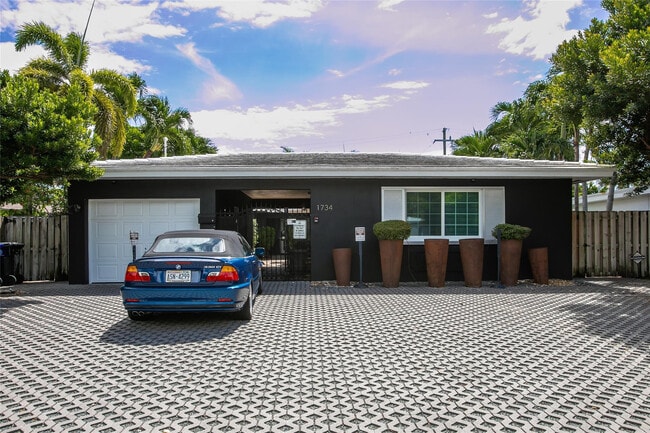 Primary Photo - 1734 NE 20th Ave