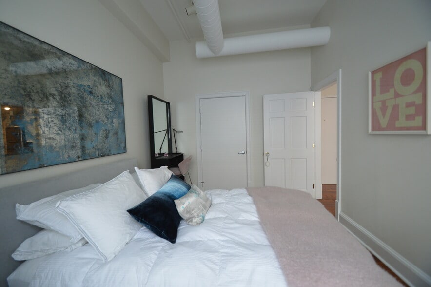 Building Photo - 139 E Berkeley St