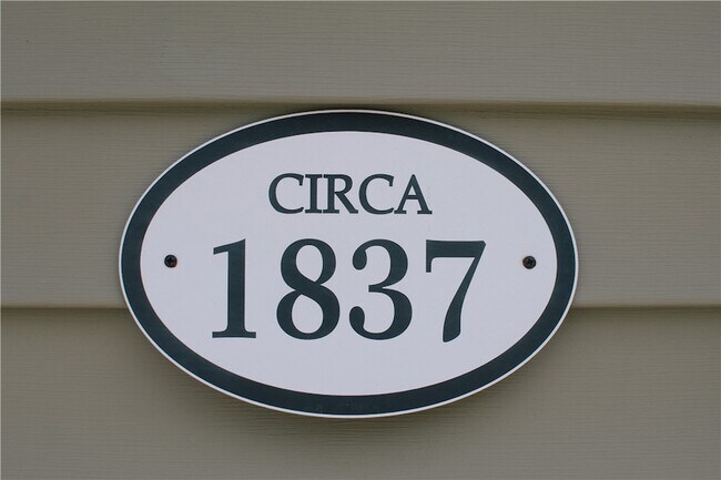 Building Photo - 457 Carolina Back Rd