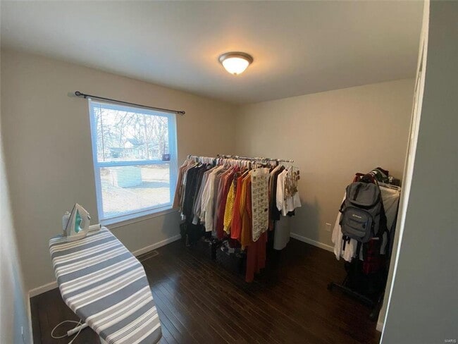 Building Photo - 7 Edgeworth Ave