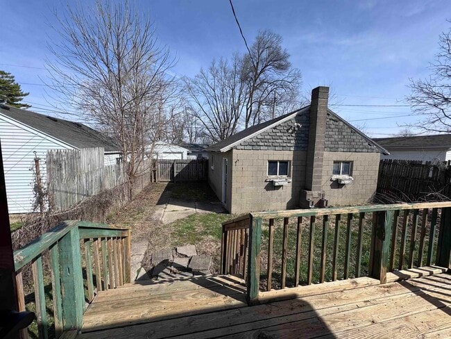 Building Photo - 2112 W 11th St