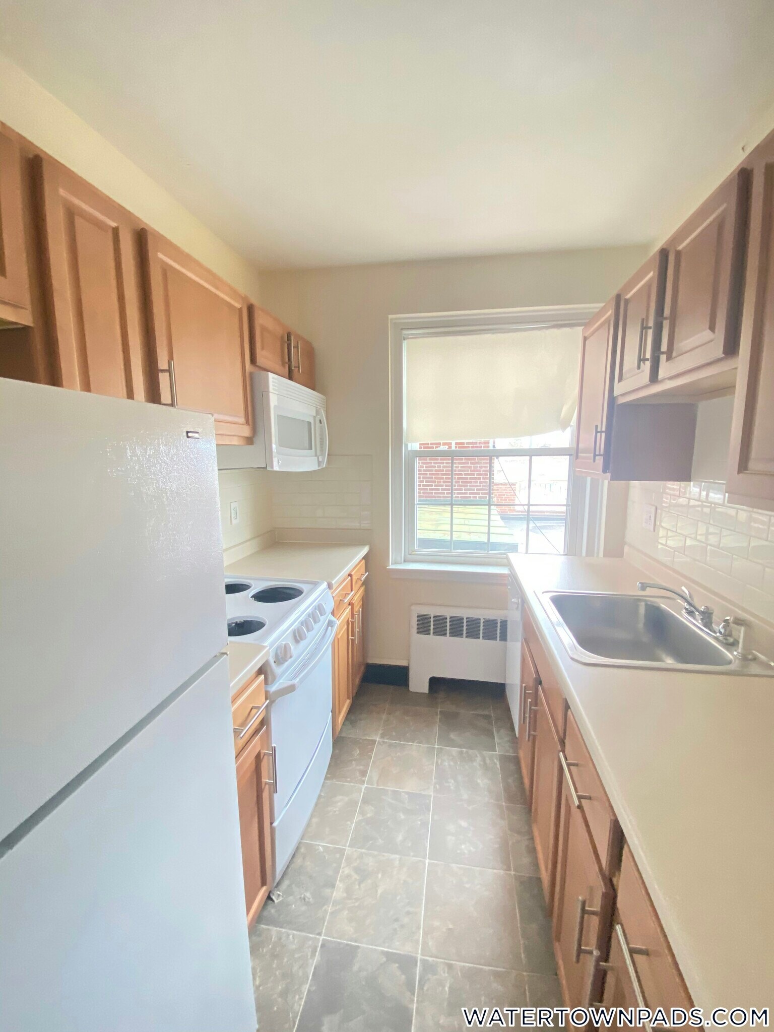 Building Photo - 550 Belmont St