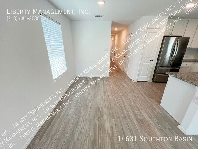 Building Photo - Single Story 3 Bed, 2 Bath Home