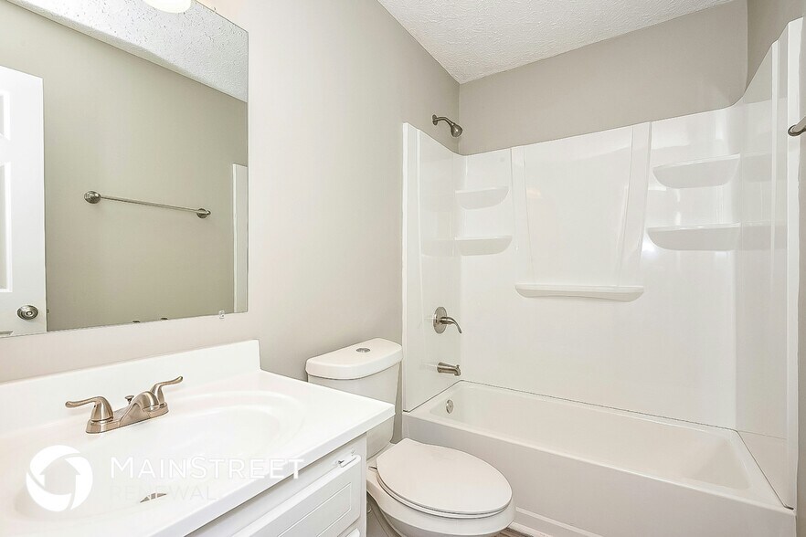 Building Photo - 220 Carmichael Rd