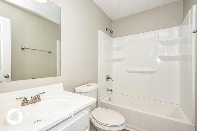 Building Photo - 220 Carmichael Rd