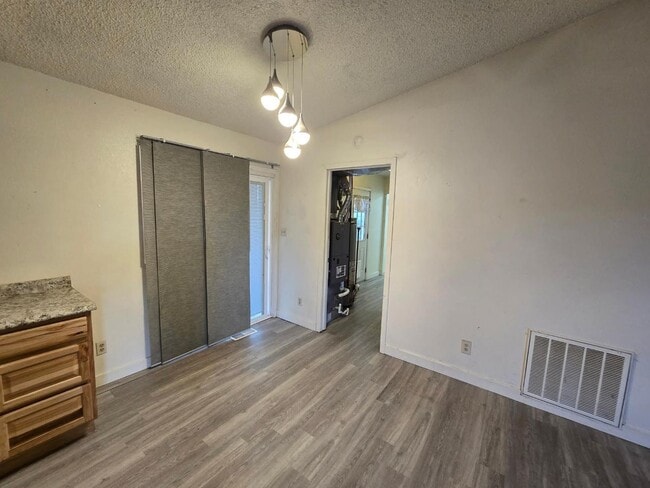 Building Photo - 474 Royal Ann Way