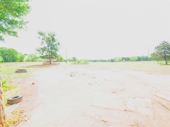 Building Photo - 625 Waugh Way