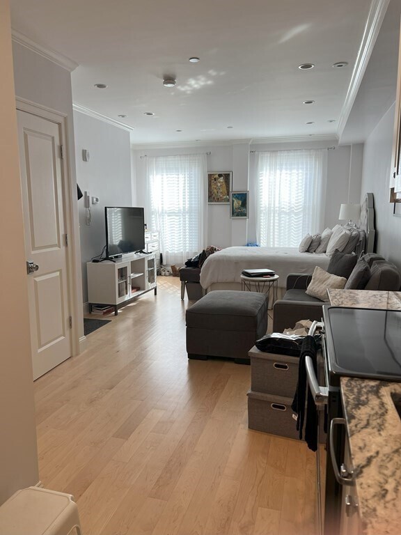 Building Photo - 296 Beacon St