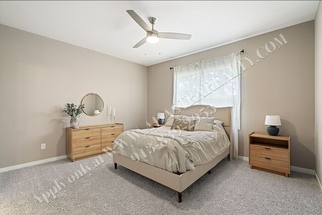 Building Photo - Brand New Townhome 3 Bed 2.5 Bath in Olath...