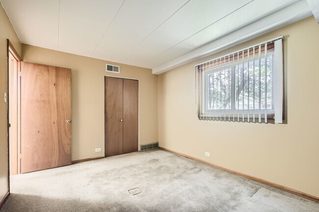 Building Photo - 12026 S Kildare Ave