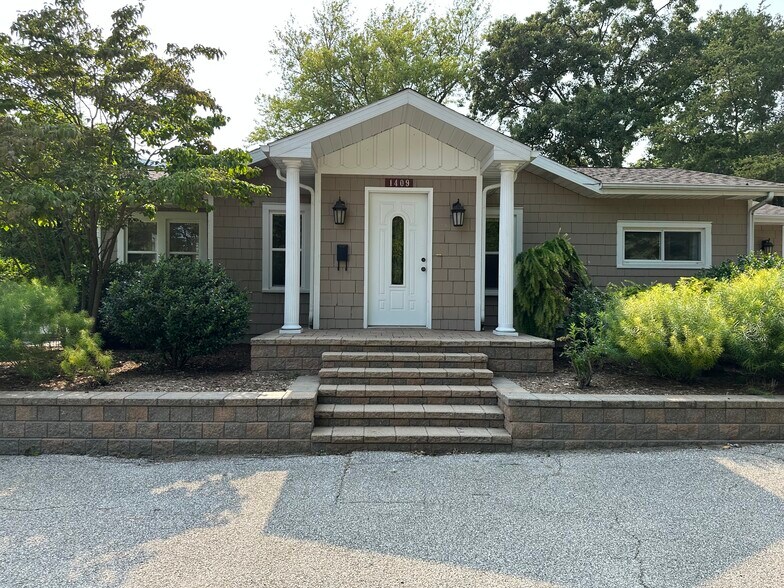 Primary Photo - 1409 Miller Dr