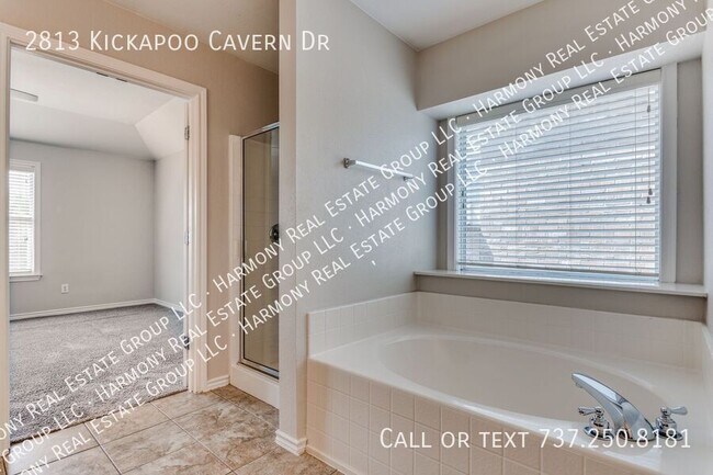 Building Photo - 2813 Kickapoo Cavern Dr
