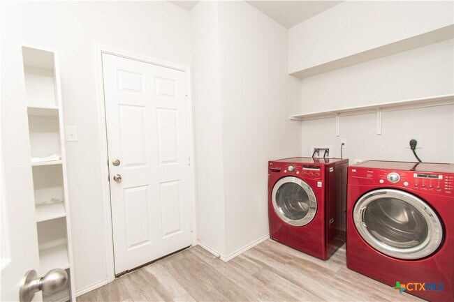 Building Photo - 3905 Anvil Range Rd